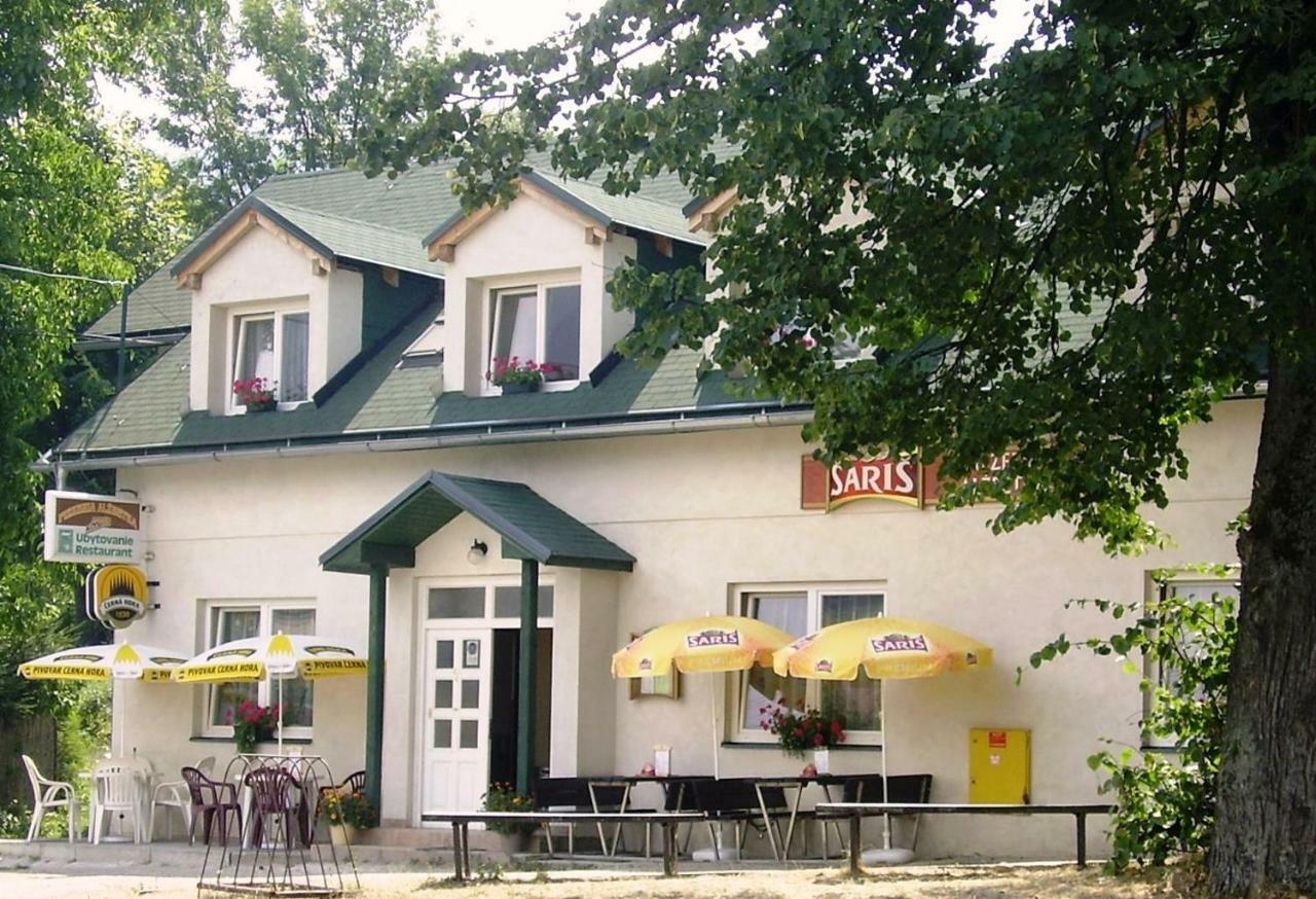 Hotel Pizzeria Alzbetka Strecno Exterior foto